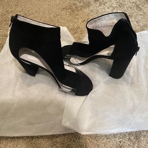 Jeffrey Campbell Leighton Exposé Sandal Pump